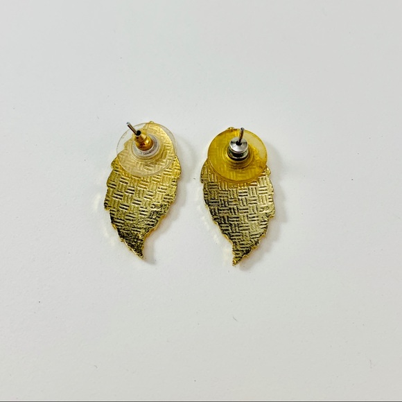 VINTAGE Leaf Studs - Picture 7 of 8